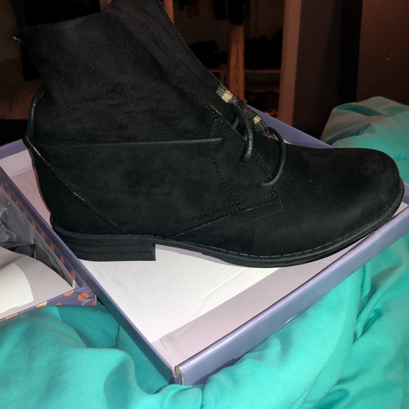 Booties - Picture 4 of 5